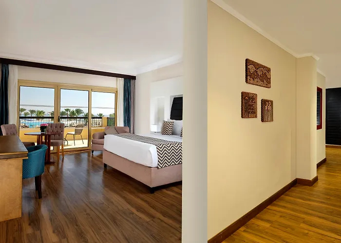 Coral Sea & Aqua Park Üdülőközpont 5*