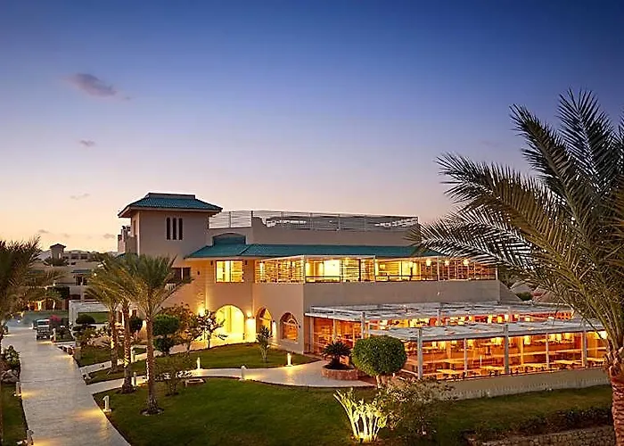 Coral Sea & Aqua Park Üdülőközpont 5*