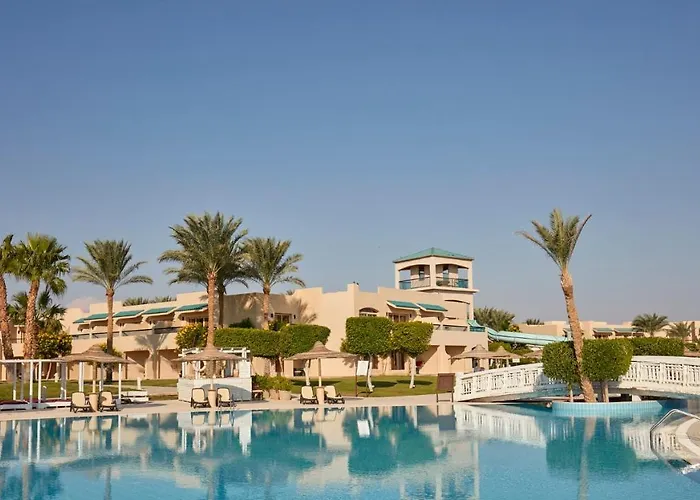Coral Sea & Aqua Park Üdülőközpont 5*